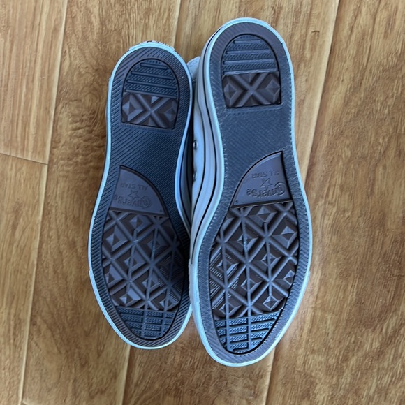 Converse Chuck 70 Grey Canvas High Tops - Picture 5 of 8